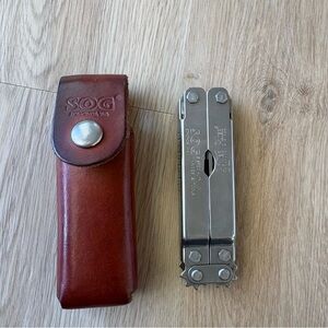 SOG PowerAccess Multi-Tool Pliers with 2.4 inch Folding Knife Lightweight